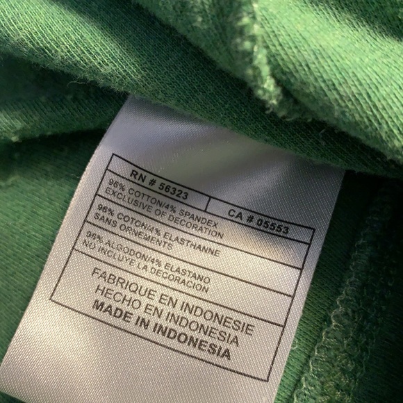 Green Nike Zip Front Sweatshirt Jacket with pockets and a hoodie, size M - Picture 6 of 7